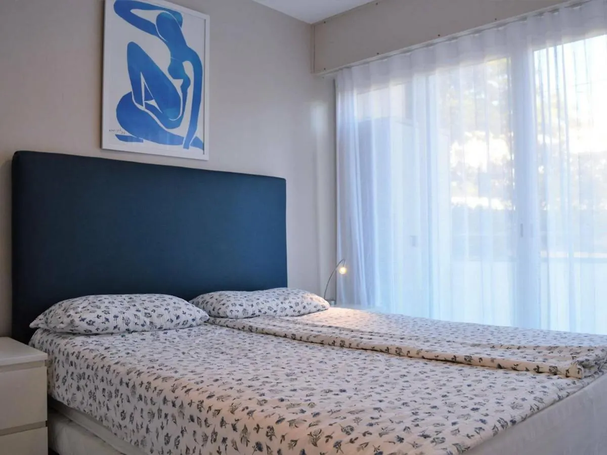 Appartement Moderne Proche Plage Avec Terrasse, Parking Prive - 3 Pieces, 5 Couchages - Fr-1-251-371 Bormes-les-Mimosas 0*,  France